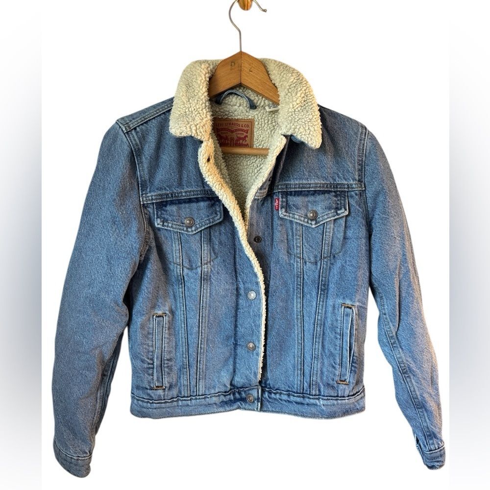LEVI'S Sherpa Trucker Denim Jacket Size S Jean Jacket Boho Festival Layering